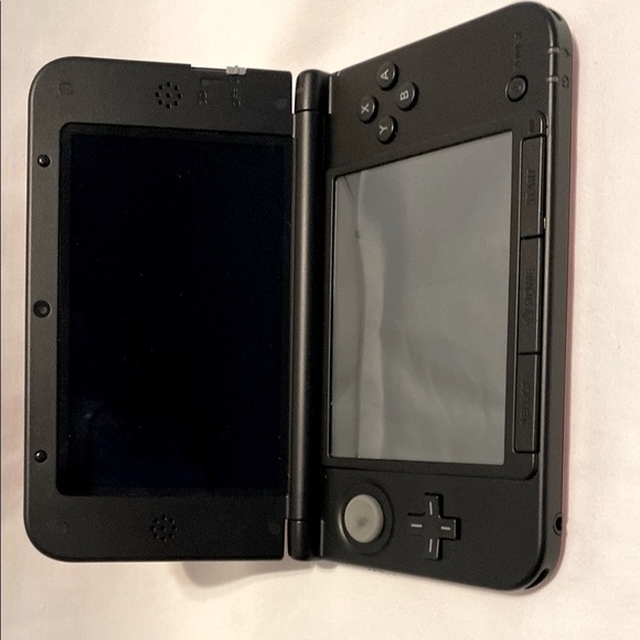 Nintendo 3DS XL, Red, Handheld Gaming Console with Stylus Set - Picture 5 of 13